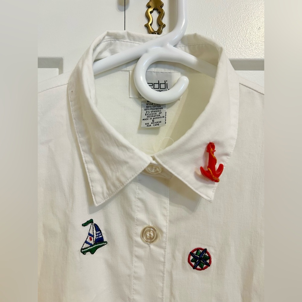 Teddi Nautical Embroidered Button Down Shirt Women’s Small – Sailboats & Anchors
